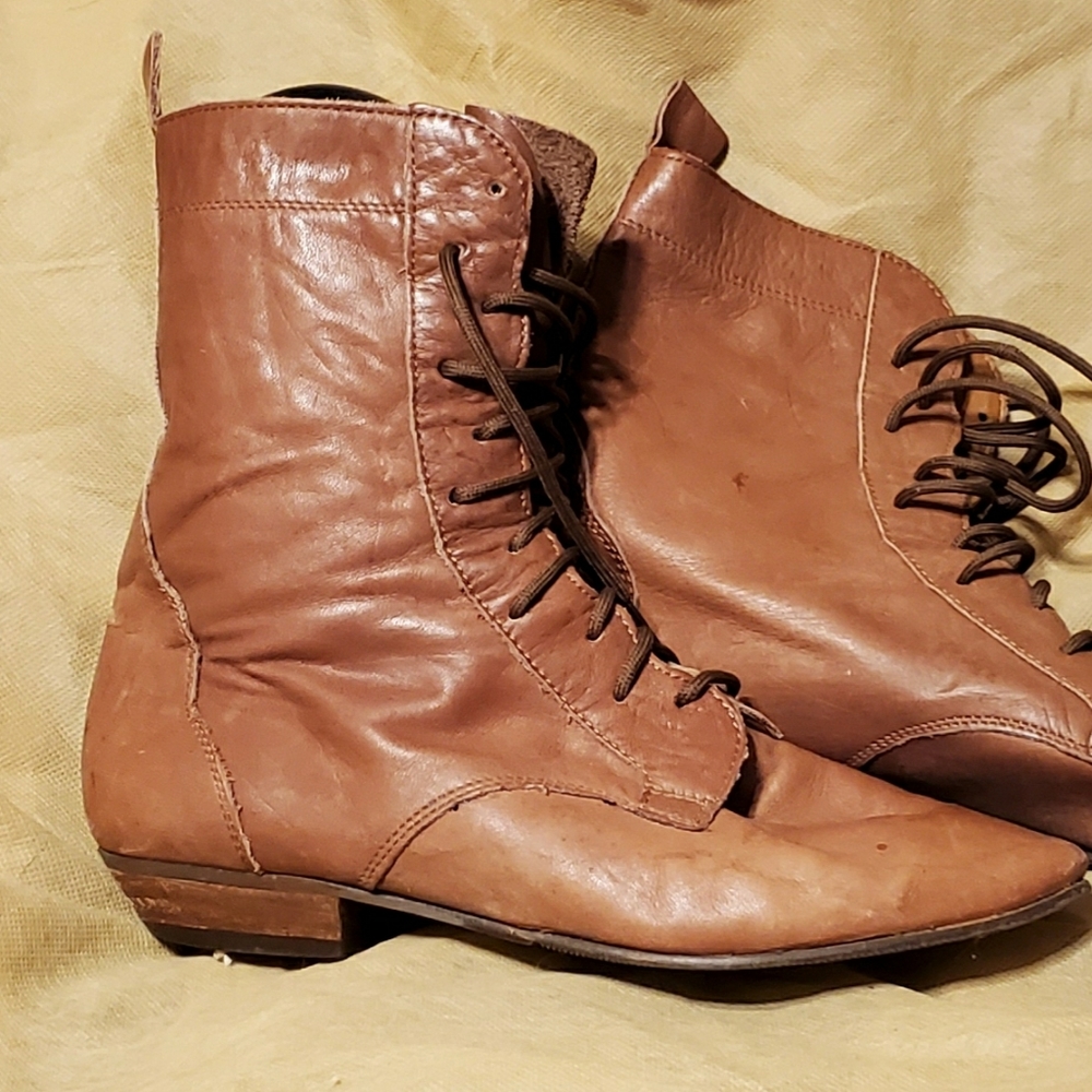 Vintage flat brown ankle boots Size 6